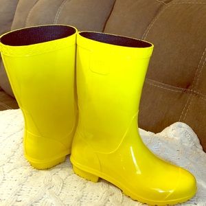 UGG Kids Raana Rain Boots. Size 1